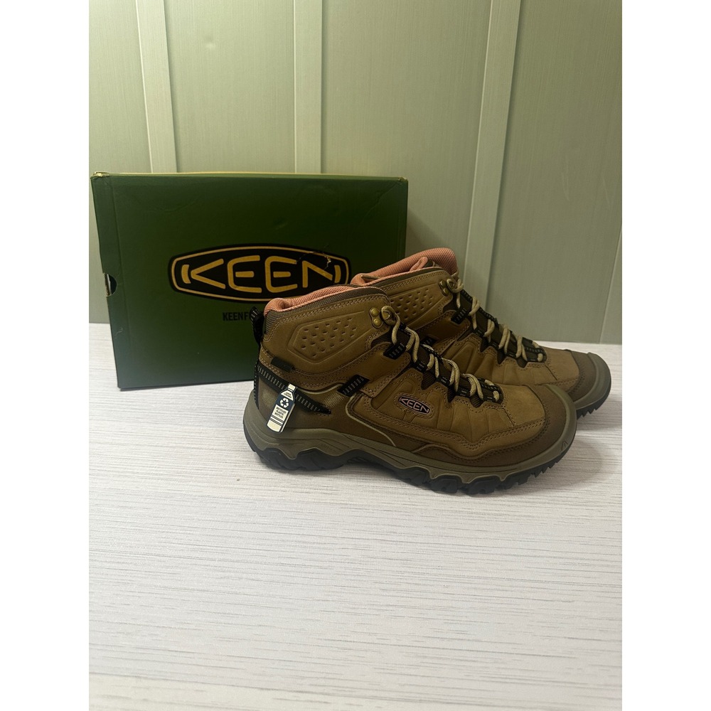 NWT Women’s Keen Targhee Hiking Boots